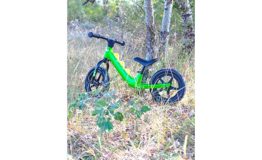 A baba bike az örömteli futóbringás élmények biztosítására hajt
